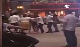 定兴理发店爆料事件视频,一男子店内争执引发冲突，监控视频曝光惊人一幕